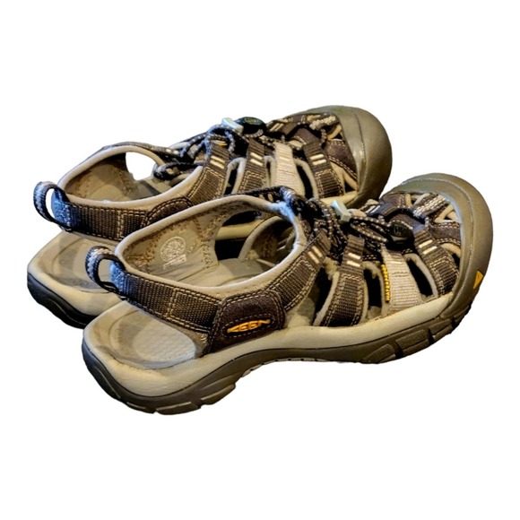 Keen gray waterproof hiking sandals, closed toe size 6.5 - Picture 2 of 9